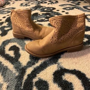 Little kids size 8 Old Navy angle boot